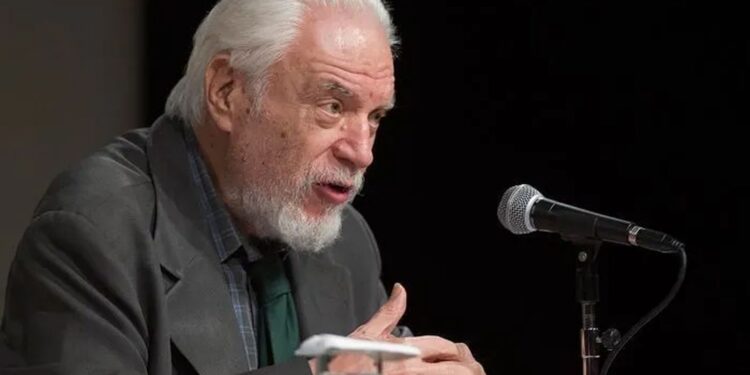 Falece o escritor e membro da Academia Brasileira de Letras, Cícero Sandroni, aos 90 anos de idade