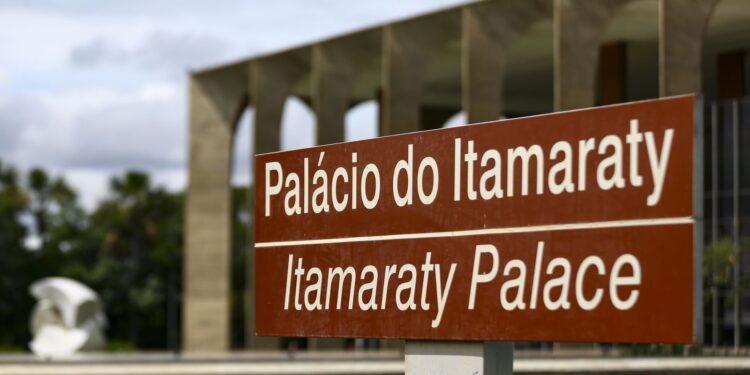 Brasil critica ações militares de Israel e Estados Unidos contra o Irã