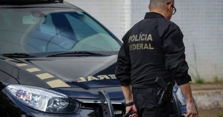Diplomas falsos: PF descobre esquema usado para atuar ilegalmente em áreas como saúde e direito