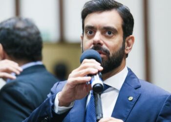 Líder da oposição denuncia tentativa de coação após invasão a imóvel de deputado