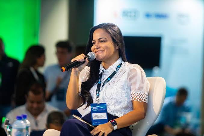 Débora Régis manda recado a aliados insatisfeitos: “Quem quiser fazer oposição, que peça exoneração”