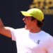 João Fonseca se classifica para a próxima rodada no torneio de tênis de Eastbourne, último evento antes do Grand Slam de Wimbledon