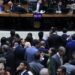 Câmara concede urgência para votar projeto que busca revogar decreto do imposto sobre operações financeiras.