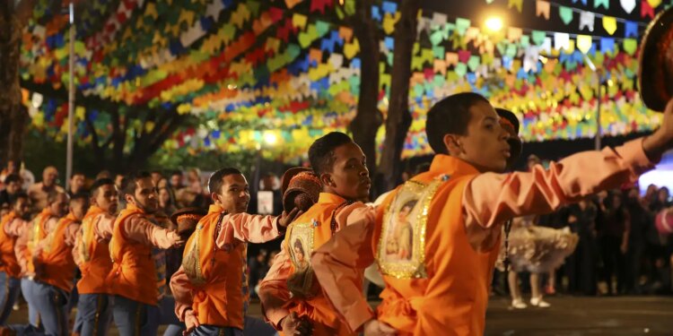 Festas juninas: uma celebração cheia de tradição, música e gastronomia.