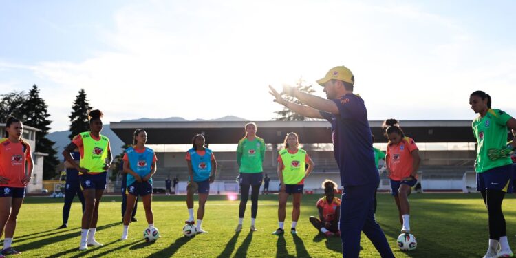 Mulheres fecham preparativos para partida contra os franceses nesta sexta-feira