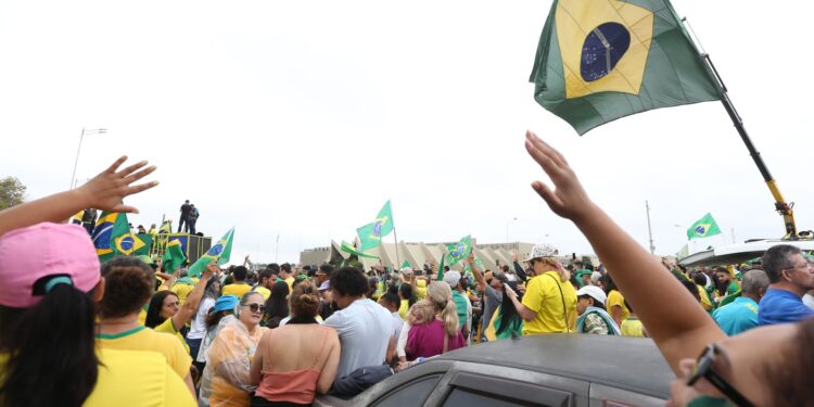 Moraes decide pelo julgamento de líder de movimento anticonstitucional