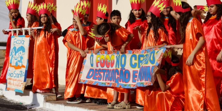 Estudantes discutem sobre o aquecimento global no estado de Goiás
