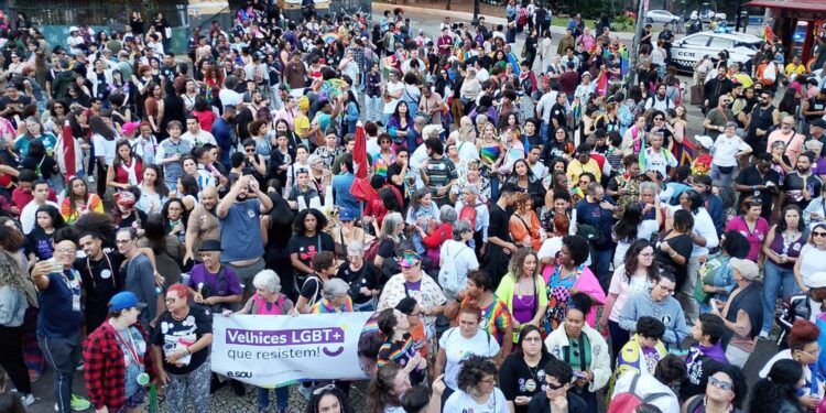 Marcha de lésbicas denuncia violência e discriminação racial