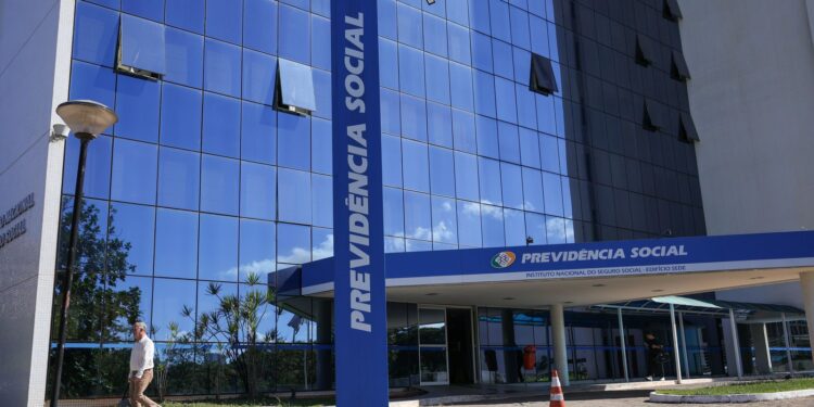 Toffoli: Devolução do INSS não Afetará Metas de Déficit e Estrutura Orçamentária.
