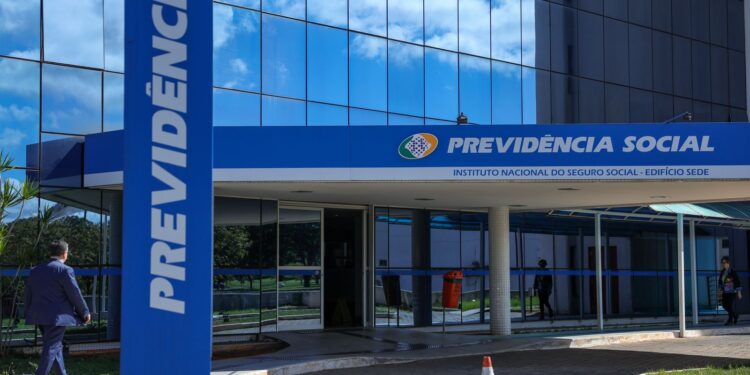 Advocacia Geral da União solicita validação de acordo para que o Instituto Nacional do Seguro Social restitua descontos indevidos