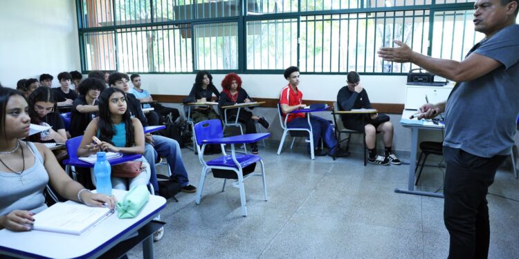 Último dia para solicitar isenção de taxa de inscrição no CNU de professores é na sexta-feira
