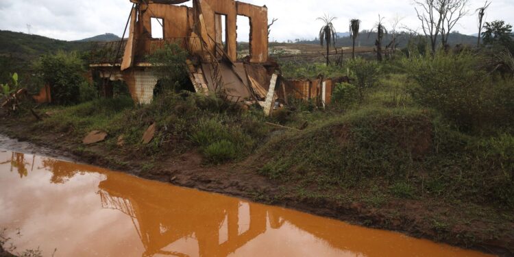 Mariana: Escritório acusa mineradoras de conspiração em ação judicial