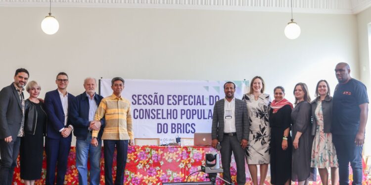Fórum de movimentos sociais do Brics apresenta sugestões para líderes internacionais