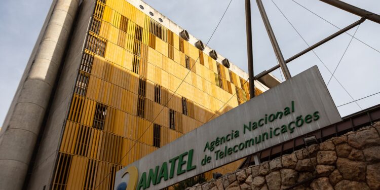 Agência reguladora impõe nova regra para prestadores de serviços de internet de pequeno porte