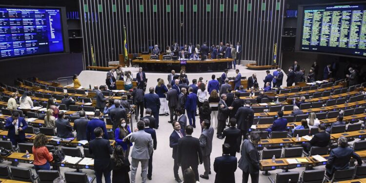 Parlamento sanciona proposta de criação de Estratégia Nacional de Saúde
