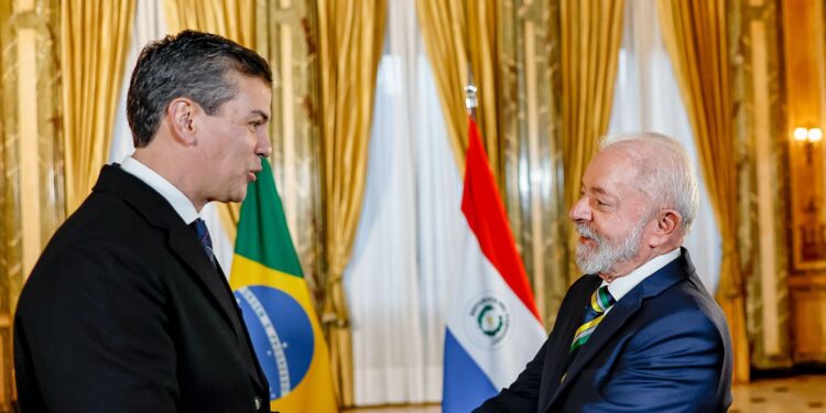 Encontro entre Lula e Santiago Peña aborda escândalo de espionagem envolvendo a Abin