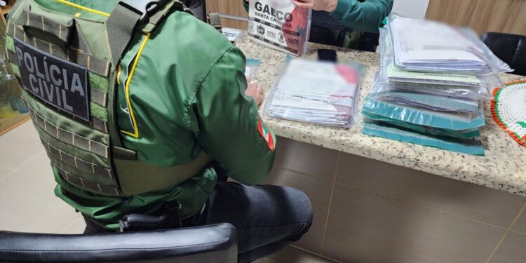 Advogados são presos por fraude a idosos