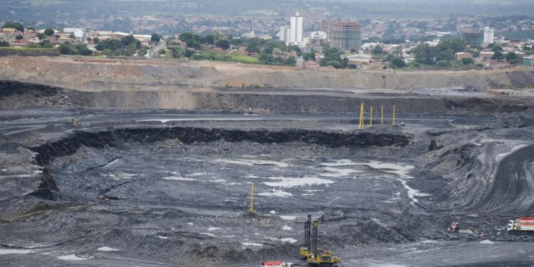 Filme expõe os impactos econômicos da mineração no Brasil
