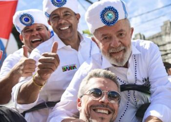 Lula participa do 2 de Julho em Salvador, propõe feriado nacional, mas evita contato com o povo