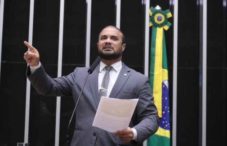 Lula traz nova cortina de fumaça para que a opinião pública esqueça o escândalo do INSS, diz Capitão Alden sobre movimentações do governo