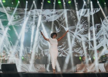 Larissa Luz, Rachel Reis, Luedji Luna, Mariene de Castro e Majur fazem show em homenagem às mulheres negras na Praça Maria Felipa