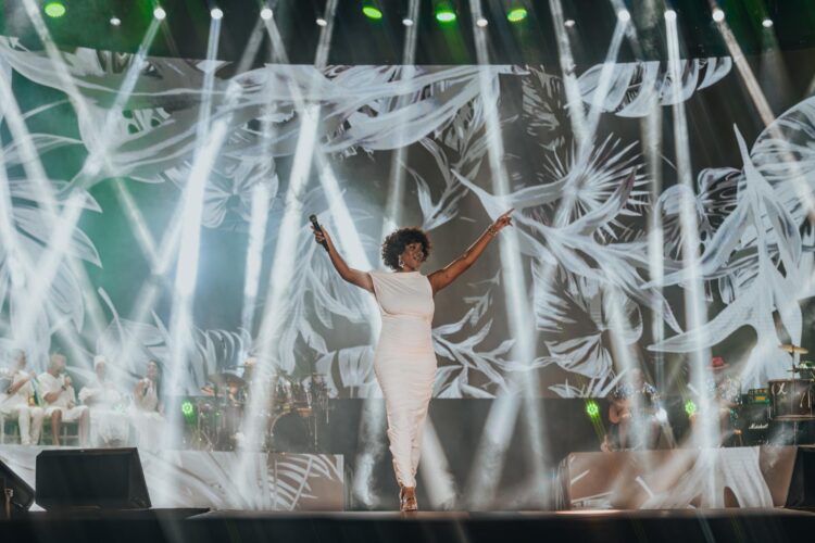 Larissa Luz, Rachel Reis, Luedji Luna, Mariene de Castro e Majur fazem show em homenagem às mulheres negras na Praça Maria Felipa