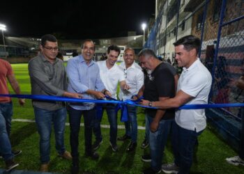 Prefeitura chega a 79 campos com gramado sintético e fortalece prática esportiva em Salvador