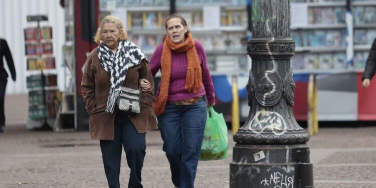 São Paulo registra a tarde mais gelada do ano com 13°C.