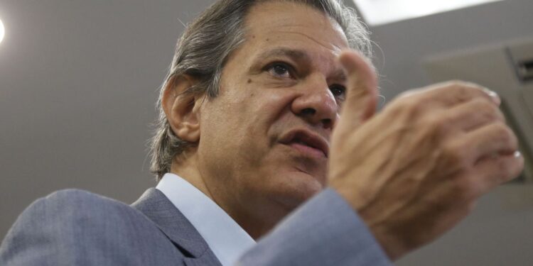 Haddad comemora exclusão do ressarcimento do INSS da Lei de Responsabilidade Fiscal