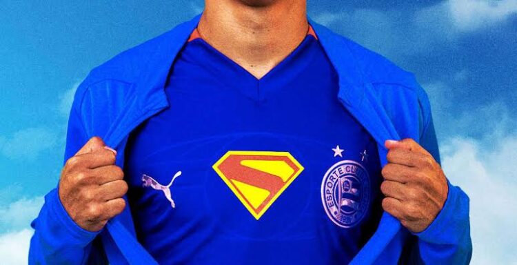 Torcida do Bahia transforma cinema em Arena Fonte Nova durante pré-estreia de “Superman”