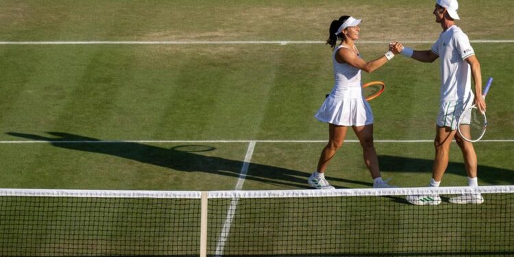 Luisa Stefani avança para a final de duplas mistas em Wimbledon