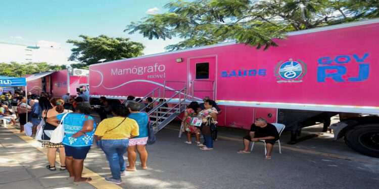 Mamógrafo móvel leva exames gratuitos à Beija-Flor