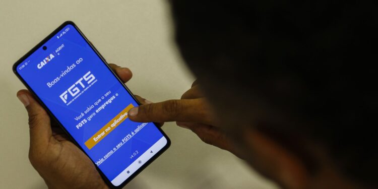 Caixa libera quase R$ 13 bilhões do FGTS
