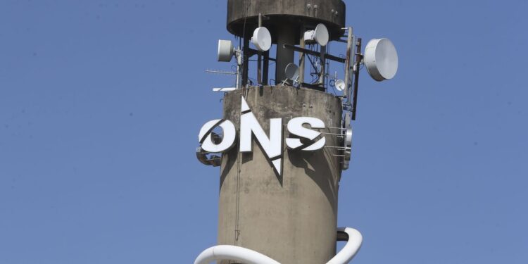 Agência reguladora decide ampliar utilização de usinas termoelétricas para assegurar fornecimento de eletricidade.