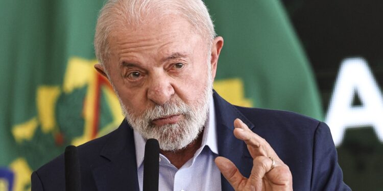 Lula propõe mudança nos bancos para financiar o crescimento do país