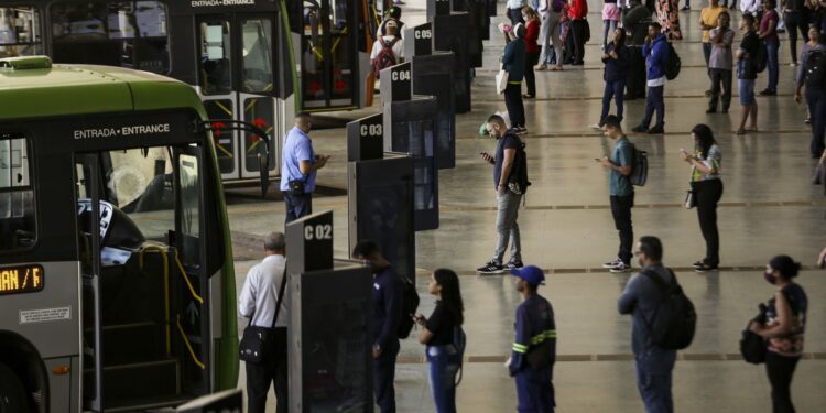 Brasil: Mais de 20 milhões de pessoas estão offline