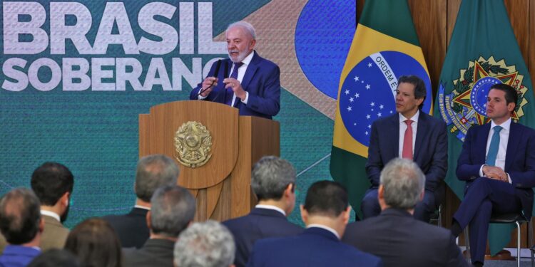 Crédito de R$ 30 bilhões visa mitigar impacto de tarifas elevadas