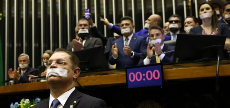 Câmara aprova urgência para projeto que prevê punição a deputados por obstrução das atividades legislativas
