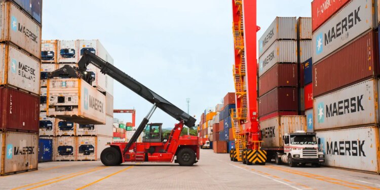 Exportações brasileiras impulsionam economia com alta de 4,8% em julho