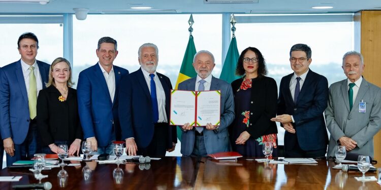 Lula libera R$ 22 bilhões para ciência e tecnologia