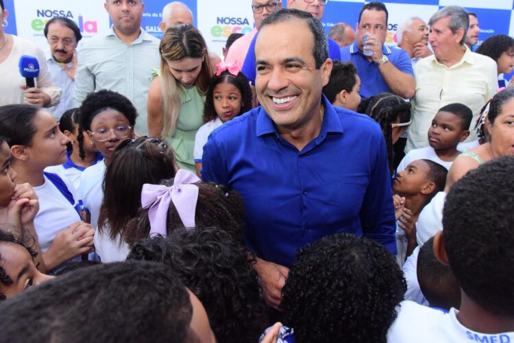 Prefeitura inaugura escola com piscina semiolímpica e capacidade para 1 mil alunos em Castelo Branco