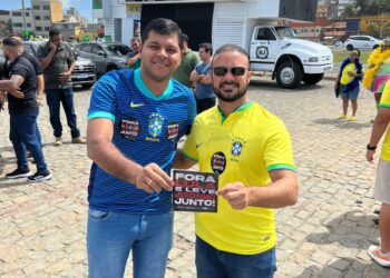 Na Bahia, só Alden e Diego Castro saem das redes e vão às ruas em defesa de Bolsonaro
