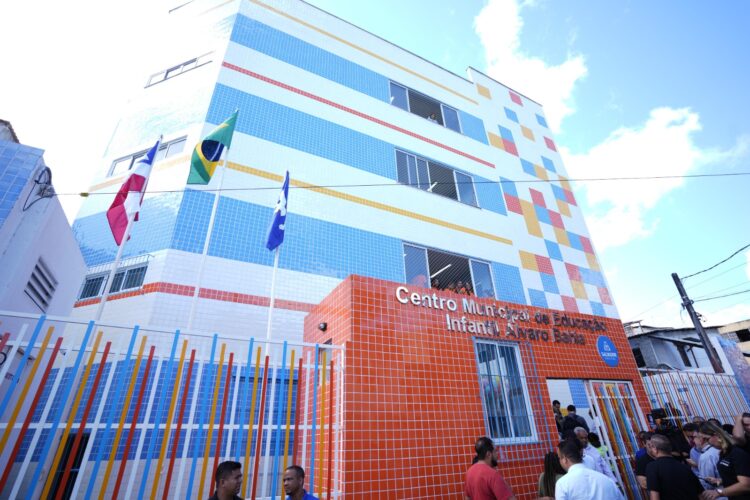 Com investimento de R$ 10 milhões, Prefeitura inaugura escola em Paripe com 300 vagas em tempo integral
