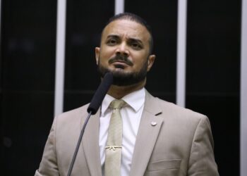 Capitão Alden quer permitir que as despesas veterinárias sejam deduzidas do Imposto de Renda