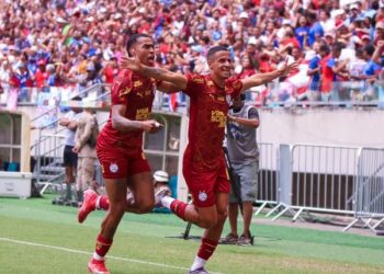 Bahia chega a nona partida invicto e soma 10 vitórias no Brasileirão; desempenho supera muitos clubes em campeonatos globais