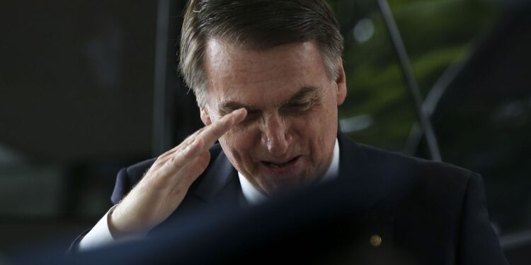 Bolsonaro movimentou R$ 30,5 milhões em um ano, aponta relatório da PF