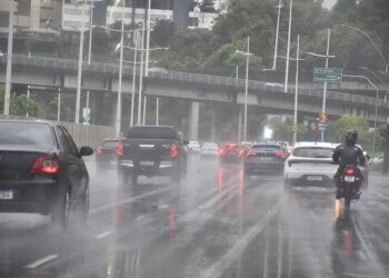 Alerta de chuvas atinge Salvador e mais de 50 cidades da Bahia neste fim de semana