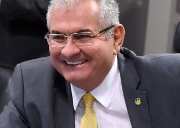 Rompimento de Ângelo Coronel expõe desgaste do PT e abre caminho para aproximação com ACM Neto.
