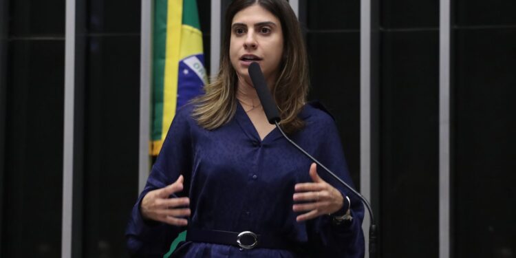 Deputada não é indiciada no caso Nikolas