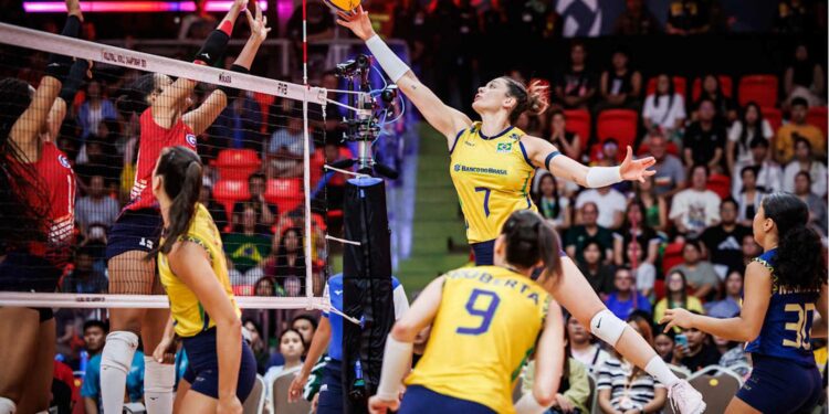 Brasil avança e encara França nas quartas do Mundial de vôlei feminino